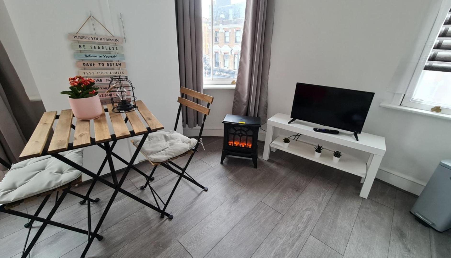 Cosy Studio With Kitchenette And Private Bathroom - 15Mins To Central London! Londres Exterior foto